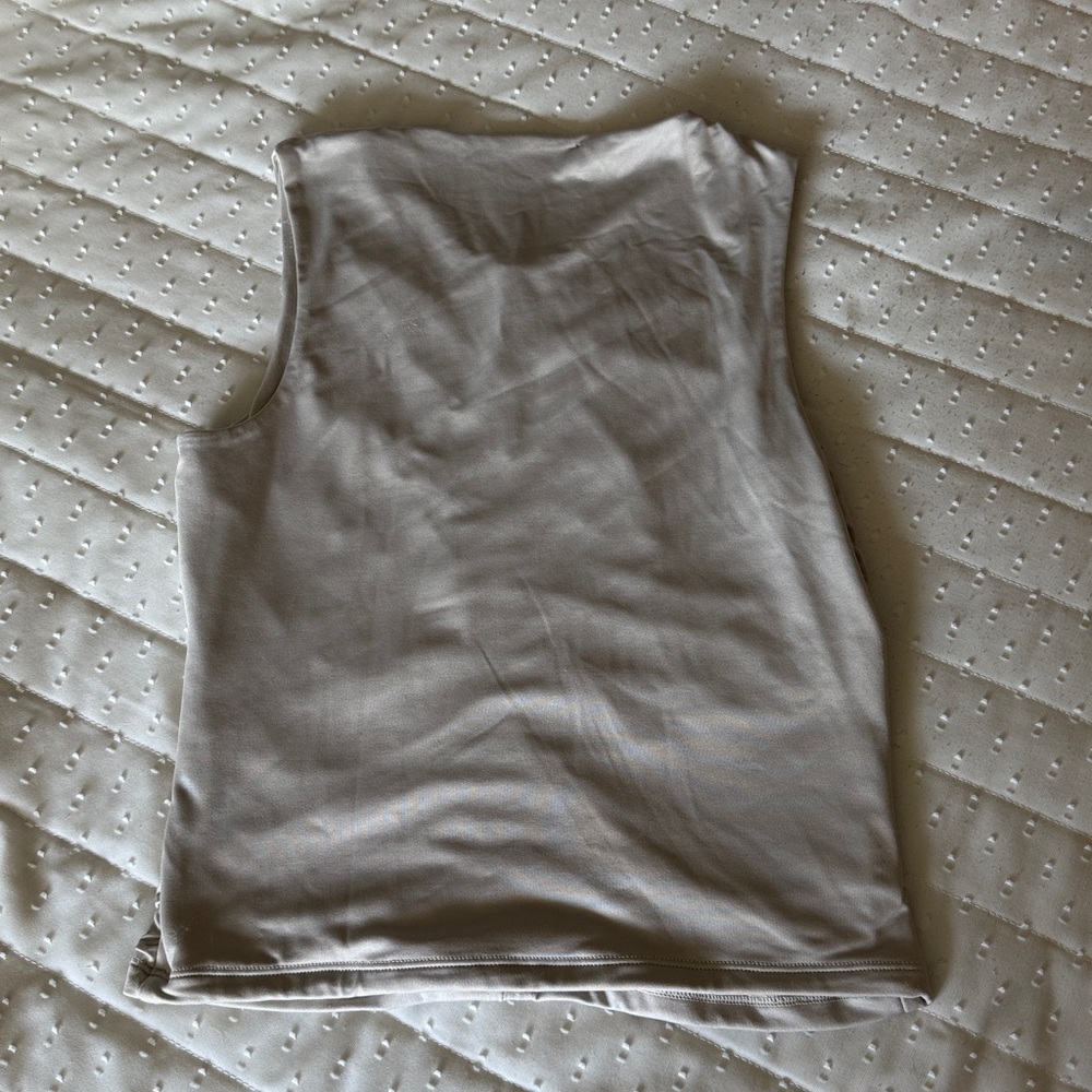 Abercrombie & Fitch Ruched Sleeveless Tank Top in Light Cream - Picture 4 of 6